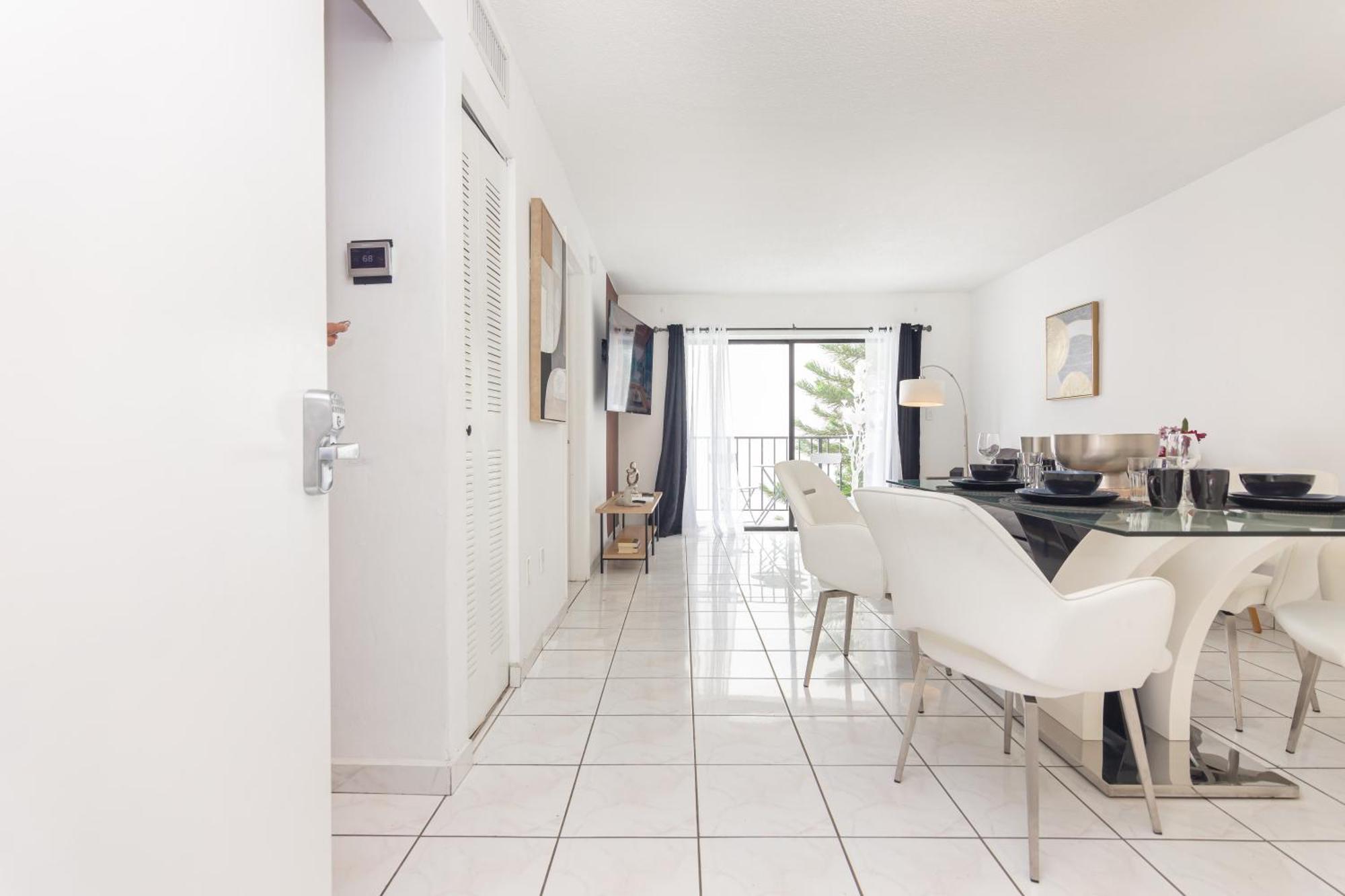 One Bedroom Apartment - With Parking & Balcony - Heart Of Wynwood Miami Buitenkant foto